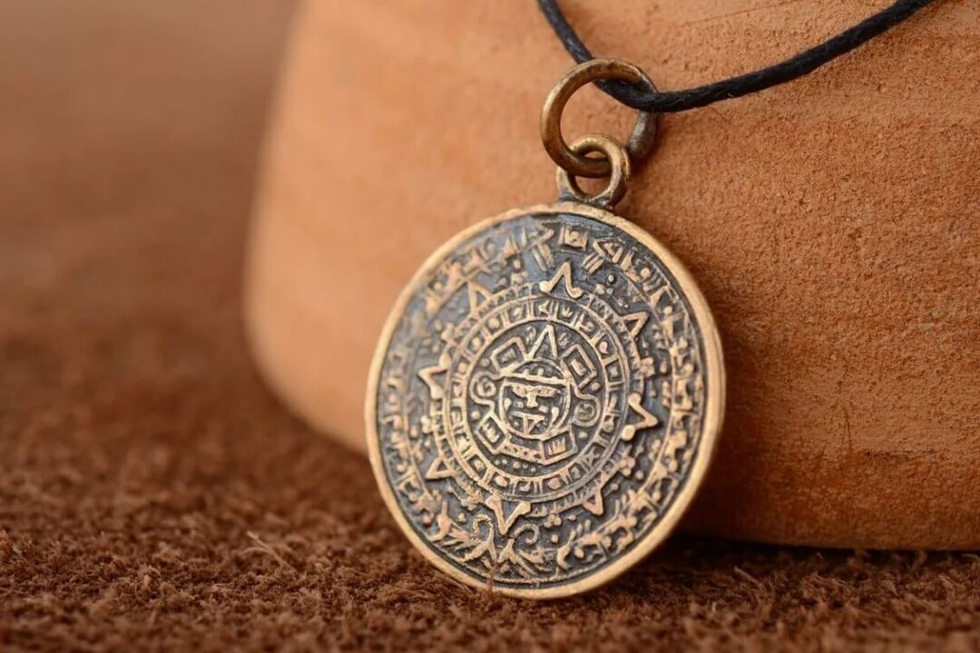 Monedha Magjike - Amuletë Perandorake